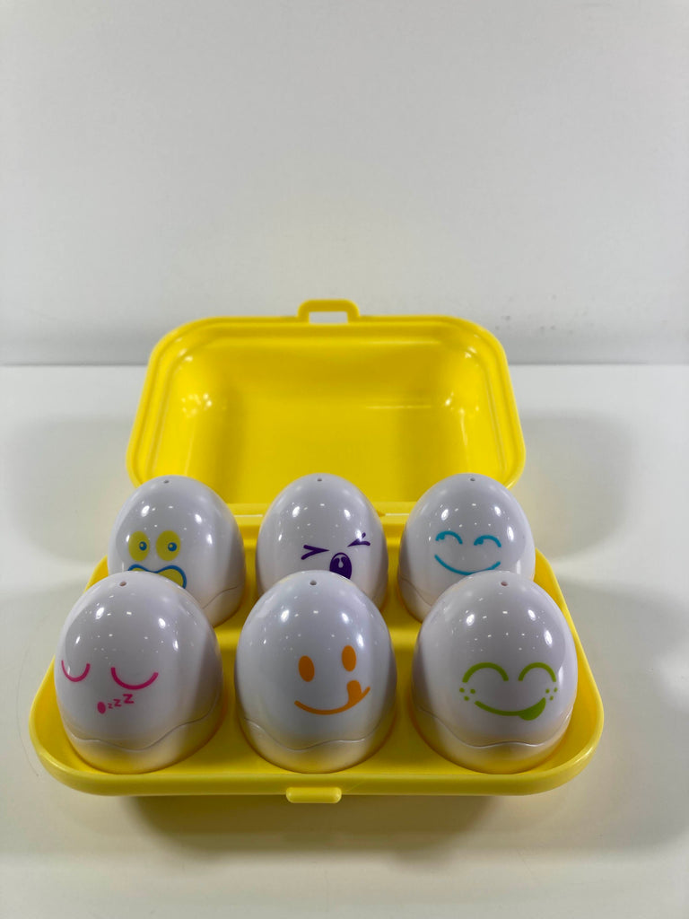 TOMY Hide And Squeak Eggs