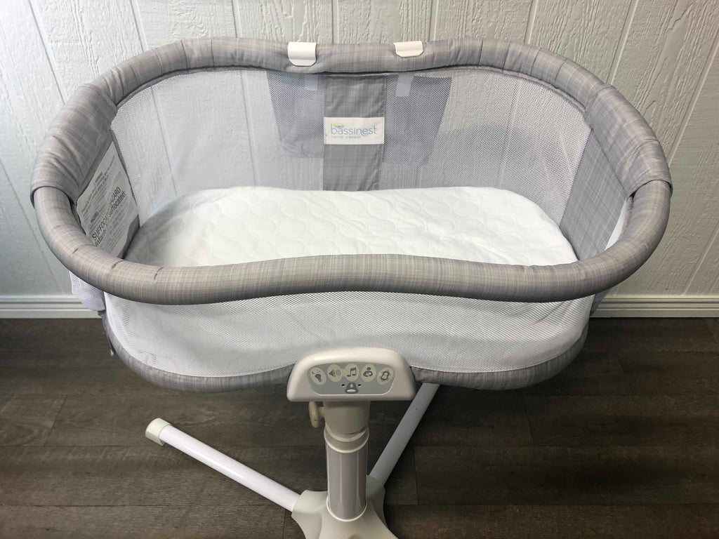 Halo BassiNest Swivel Sleeper Luxe Series