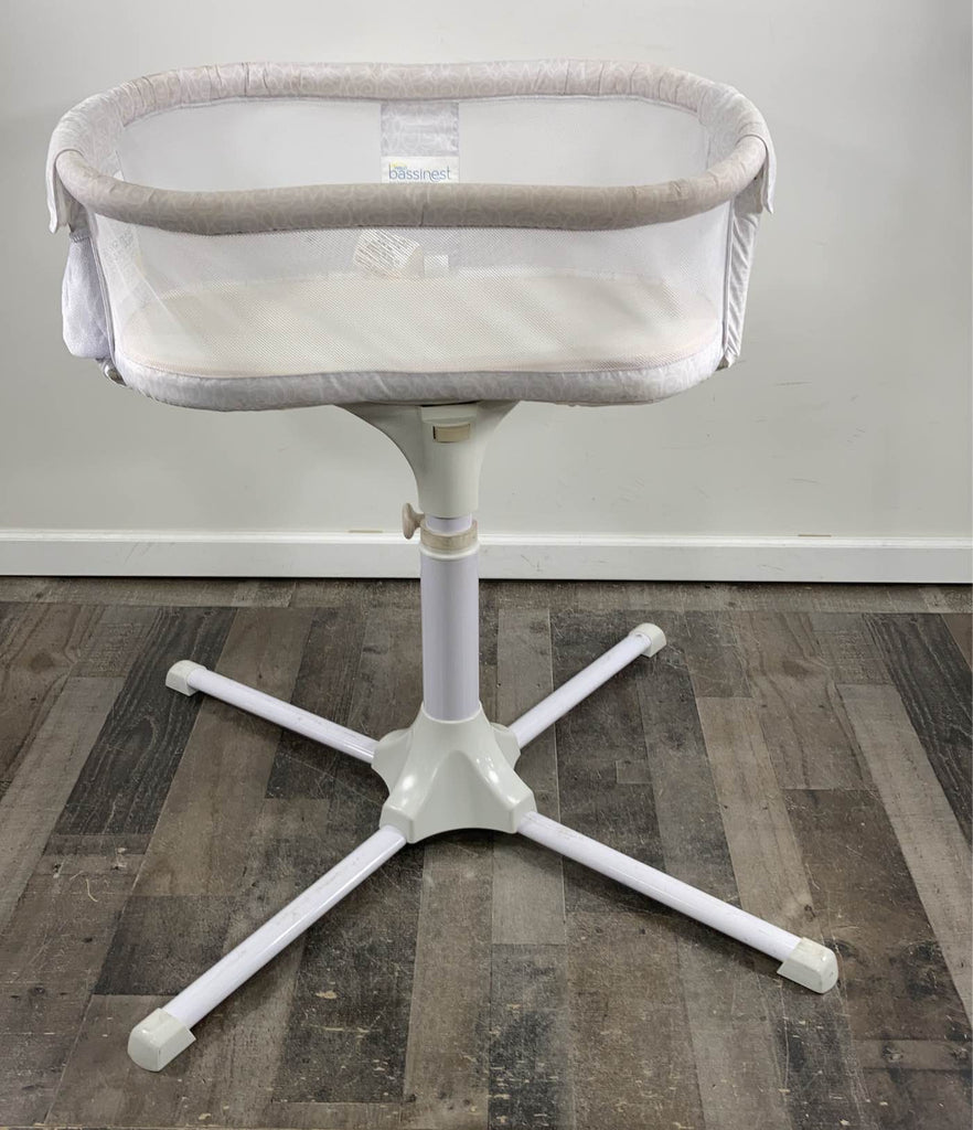 Halo BassiNest Swivel Sleeper Essentia Series