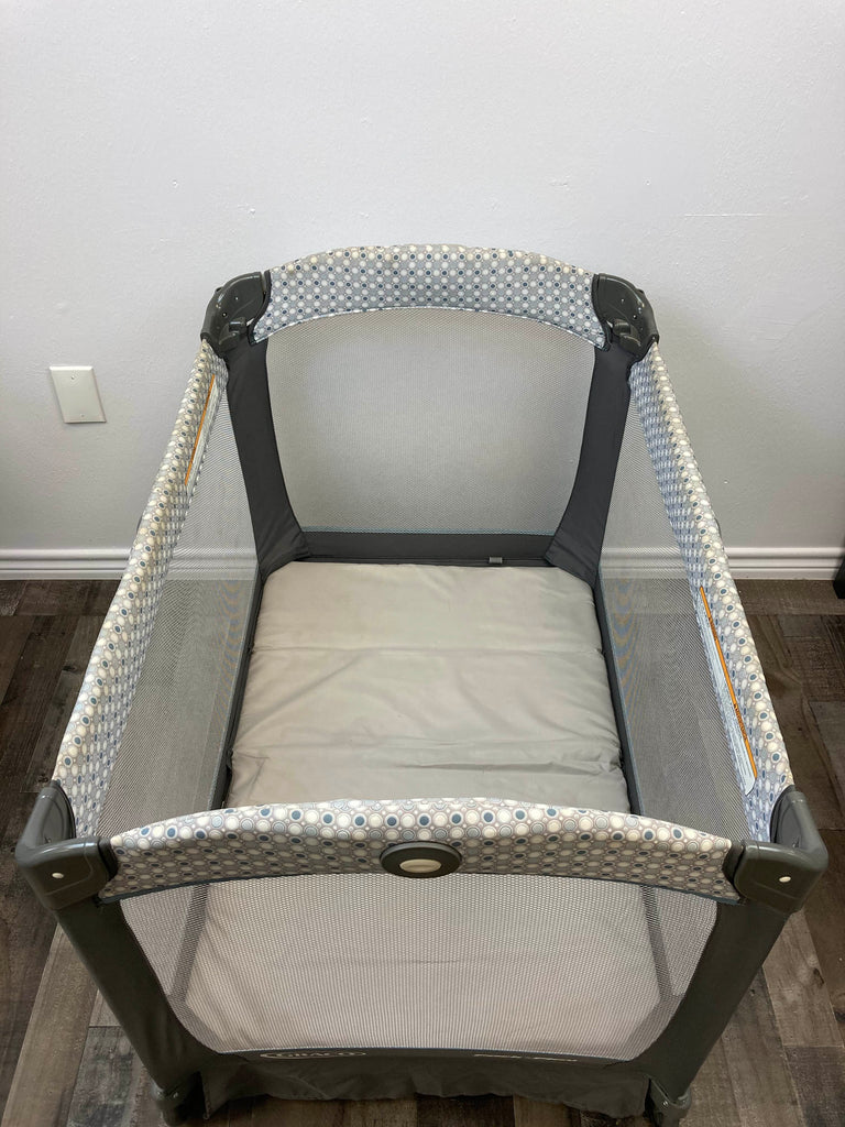 Graco Pack 'n Play Playard with Infant & Changer