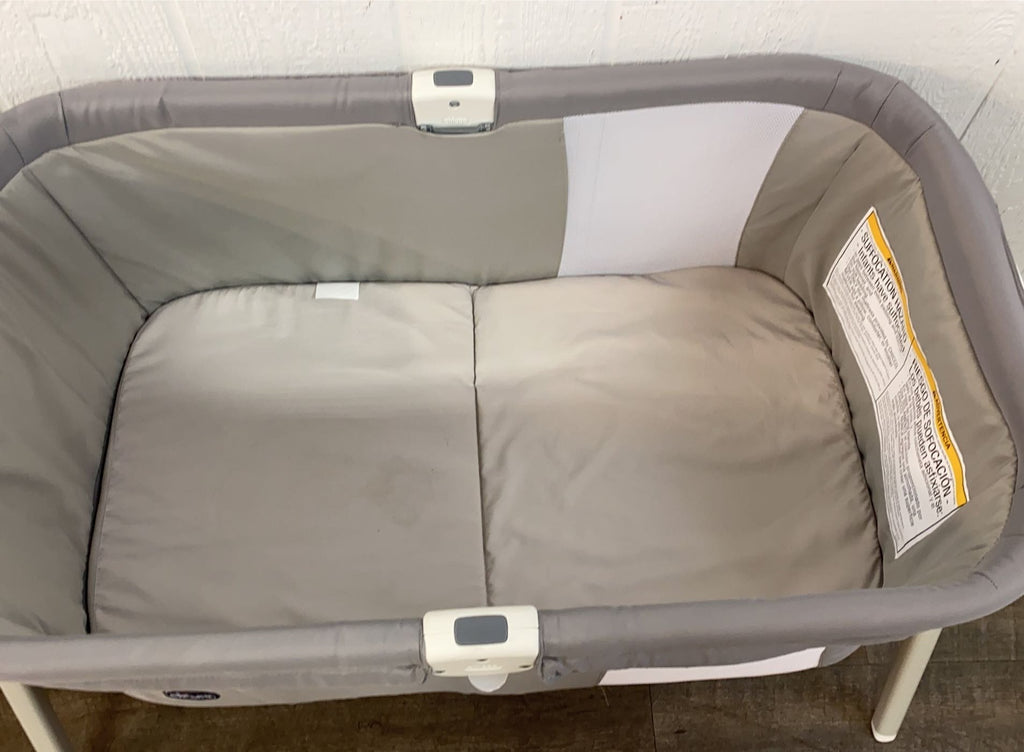 Chicco lullago portable bassinet clearance chestnut