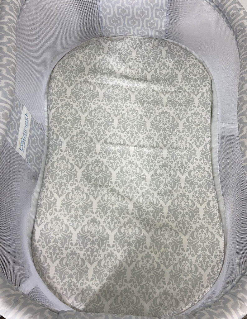 Halo BassiNest Swivel Sleeper Essentia Series, Blue Ikat