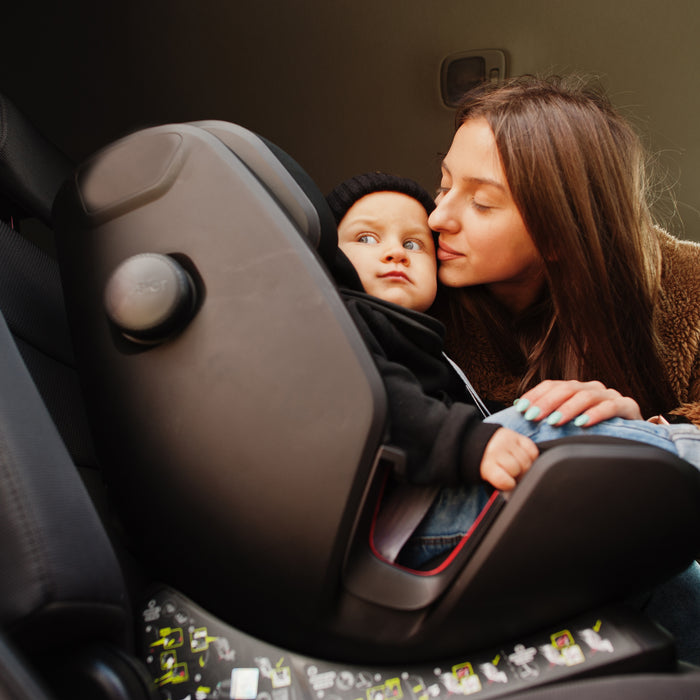 Nuna RAVA vs. Nuna EXEC Infant Car Seat Comparison