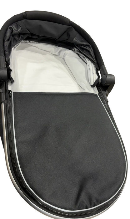 Shop Mockingbird Bassinet, Black, Pre-2026 at GoodBuy Gear