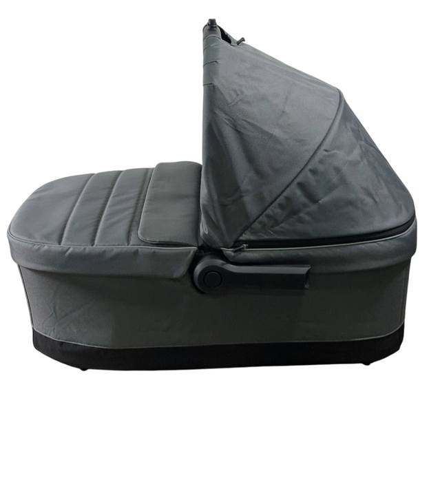Shop Thule Sleek Bassinet, Grey Melange at GoodBuy Gear