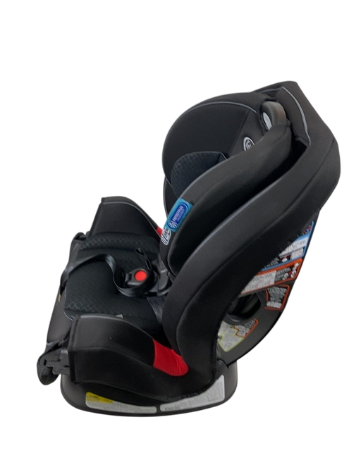 Shop Graco TrioGrow SnugLock 3-in-1 Car Seat, 2023, Leland at GoodBuy Gear