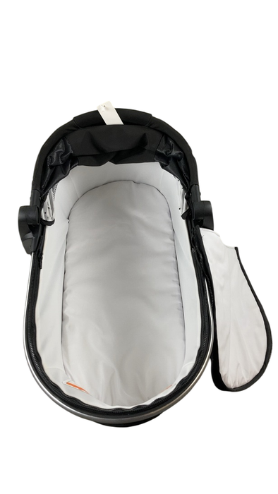 Shop Mockingbird Bassinet, Black at GoodBuy Gear