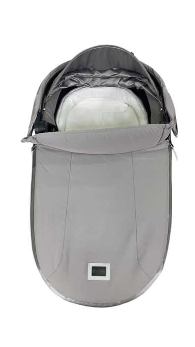 Shop Cybex PRIAM Lux Carry Cot, Soho Grey at GoodBuy Gear
