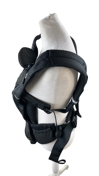 Shop Ergobaby Omni Breeze Baby Carrier, Onyx Back at GoodBuy Gear