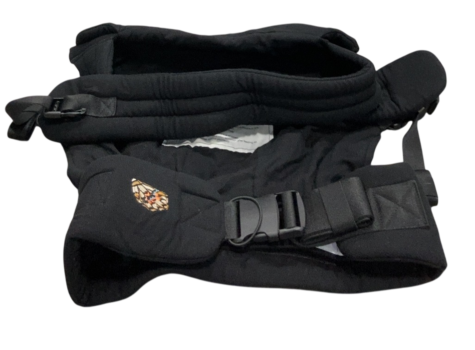 Shop Mabē The Monarch Carrier, Ebony at GoodBuy Gear