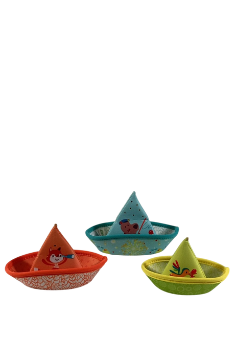 Shop Lilliputiens 3 Little Boats at GoodBuy Gear