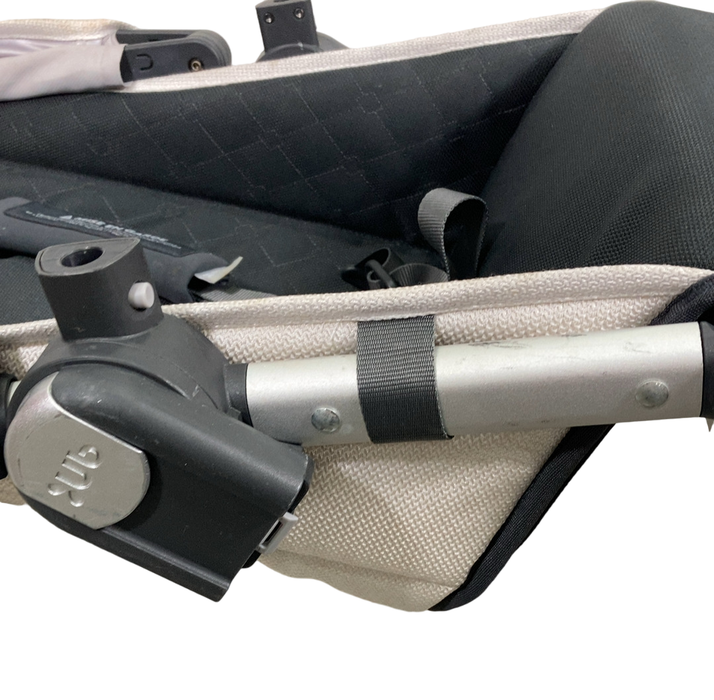 Shop UPPAbaby VISTA Toddler Seat, Loic (White), 2019 at GoodBuy Gear