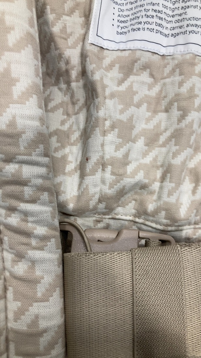 Shop Mabē The Monarch Carrier, Houndstooth at GoodBuy Gear