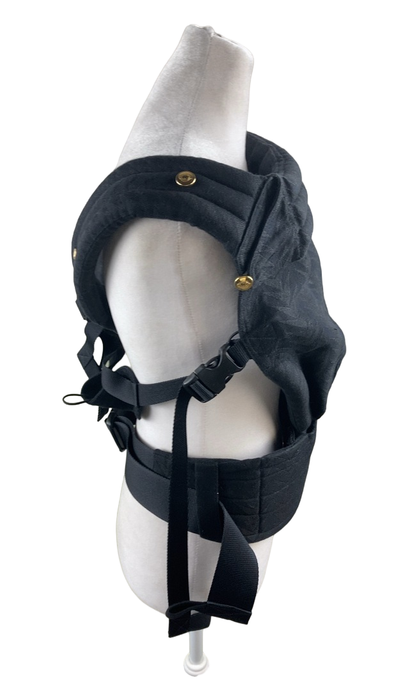 Shop Artipoppe Zeitgeist Cotton Carrier, Arrow Zorro at GoodBuy Gear