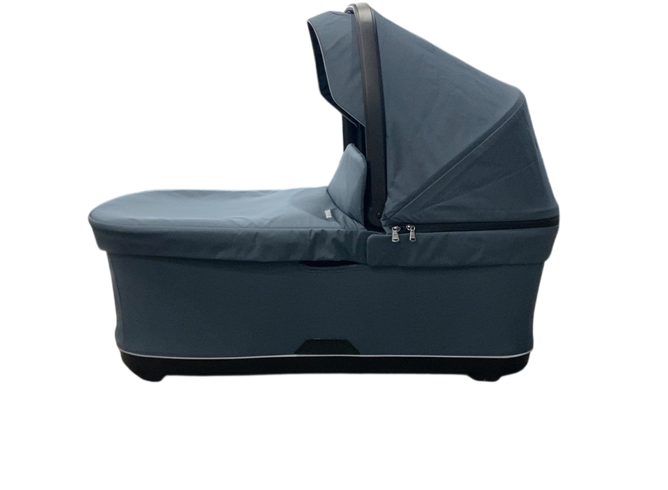 Shop Thule Bassinet, Dark Slate at GoodBuy Gear
