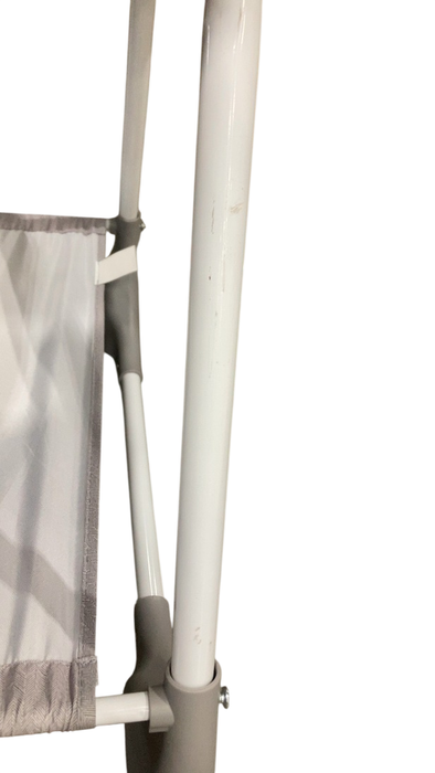 Shop Simmons Kids Shooting Star Rocking Bassinet With Airflow Mesh at GoodBuy Gear
