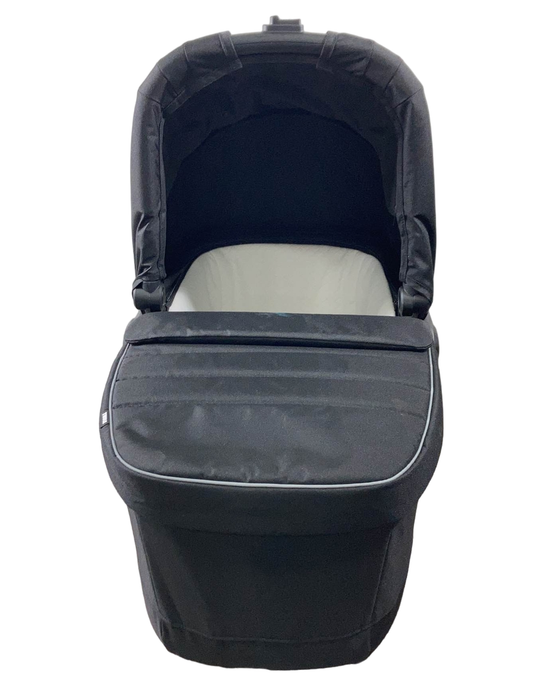 Shop Thule Sleek Bassinet, Midnight Black at GoodBuy Gear