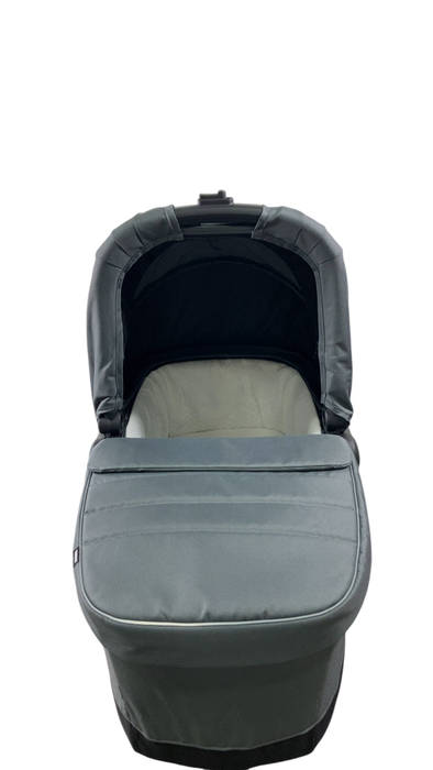 Shop Thule Sleek Bassinet, Grey Melange at GoodBuy Gear