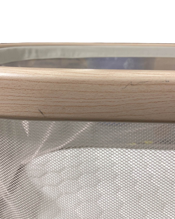 Shop Maxi-Cosi Iora Bedside Bassinet, Horizon Sand at GoodBuy Gear