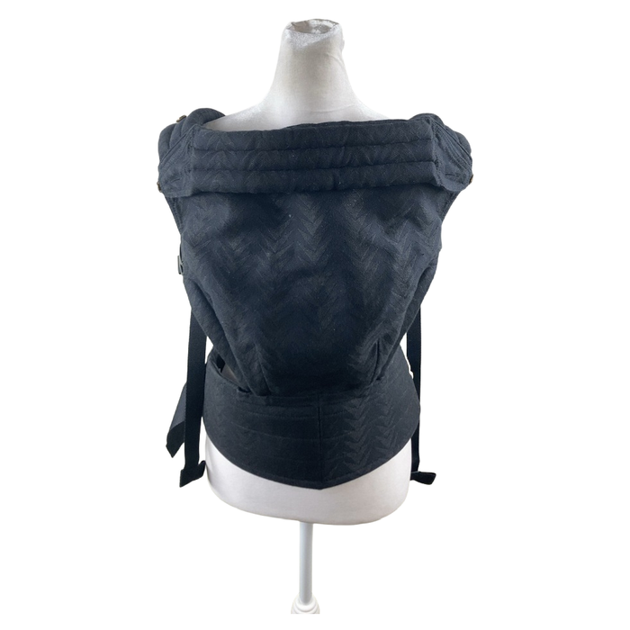 Shop Artipoppe Zeitgeist Cotton Carrier, Arrow Zorro at GoodBuy Gear