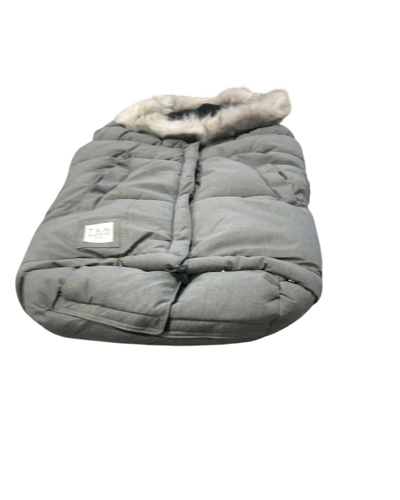 Shop 7 A.M. Enfant Blanket 212 Evolution, Heather Grey Dark Fur at GoodBuy Gear