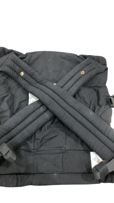 Shop Mabē The Monarch Carrier, Ebony at GoodBuy Gear