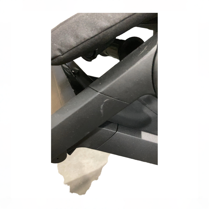 Shop Thule Urban Glide 4-Wheel Stroller, 2024, Black, Click In Buckle at GoodBuy Gear