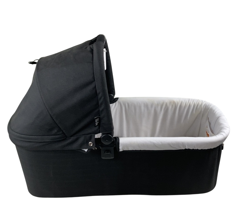 Shop Valco Baby Snap Duo Trend Bassinet, Charcoal at GoodBuy Gear