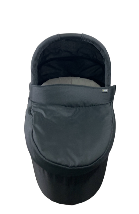 Shop Mamas & Papas Sola2 Bassinet, Black at GoodBuy Gear