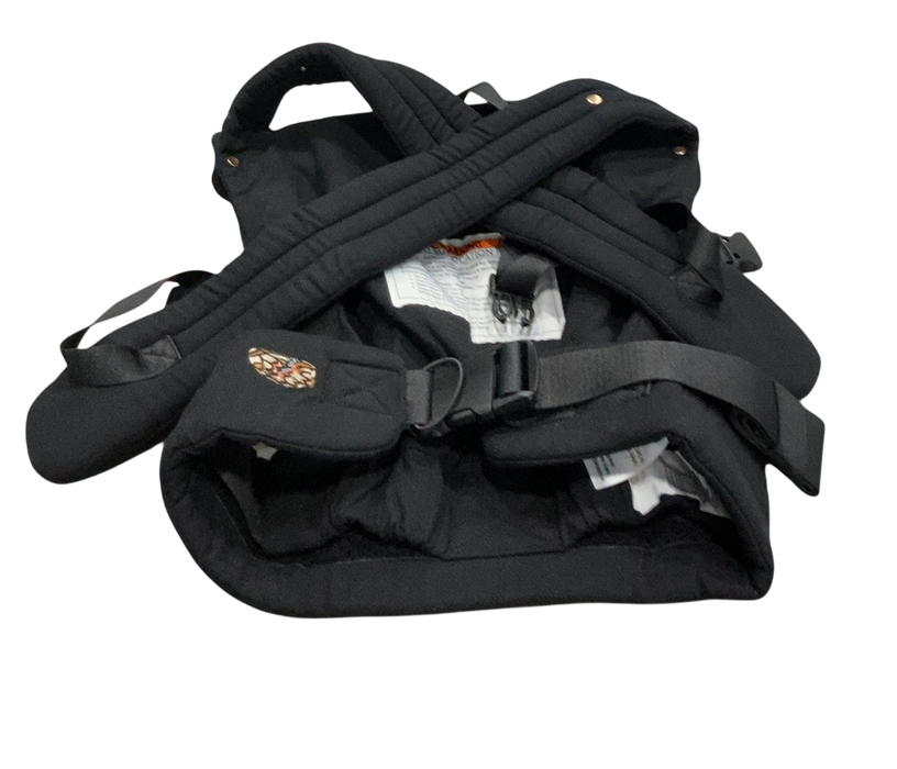 Shop Mabē The Monarch Carrier, Ebony at GoodBuy Gear