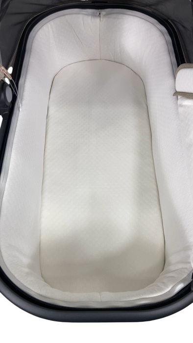 Shop UPPAbaby V2 Bassinet, Liam (Oat Melange/Carbon) at GoodBuy Gear