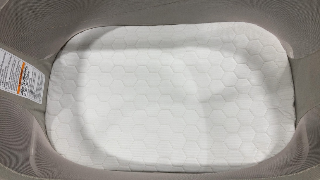 Maxi-Cosi Iora Bedside Bassinet, Classic Oat