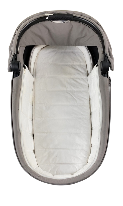 Shop Cybex PRIAM Lux Carry Cot, Soho Grey at GoodBuy Gear