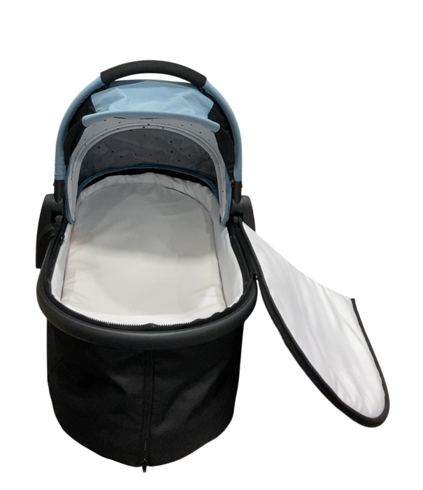 Shop Mockingbird Bassinet, 2026+, Stone Blue at GoodBuy Gear