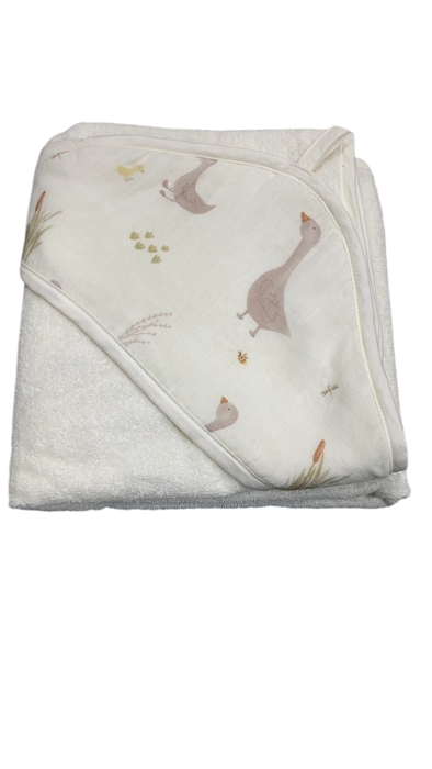 Shop DRAFT - Crane Baby Hooded Towel & Washcloth Set, Charlie Farmhouse Goose Hooded Baby Bath set at GoodBuy Gear