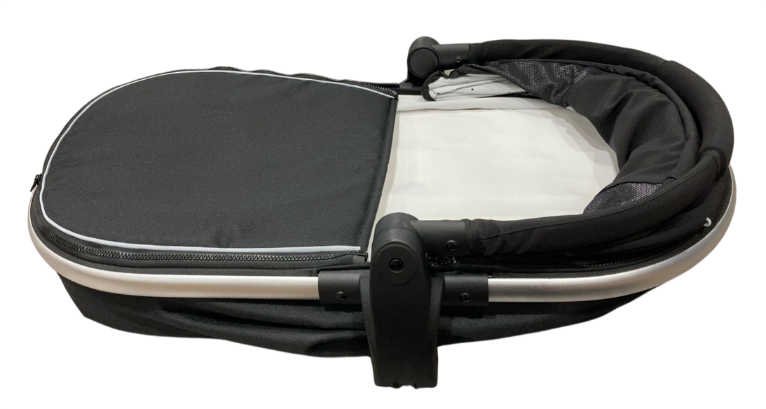 Shop Mockingbird Bassinet, Black, Pre-2026 at GoodBuy Gear