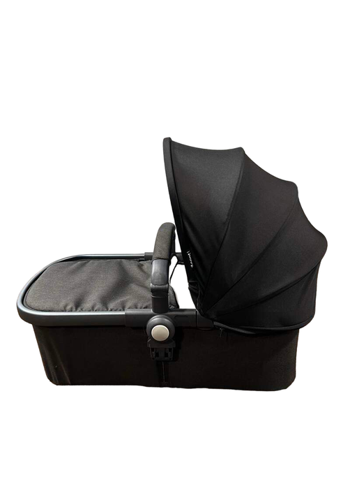 secondhand Joovy Bassinet, Jet