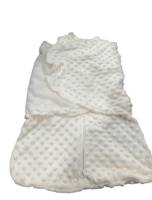 Shop Halo Sleepsack Swaddle Plushy Dot Velboa, Cream, Newborn at GoodBuy Gear