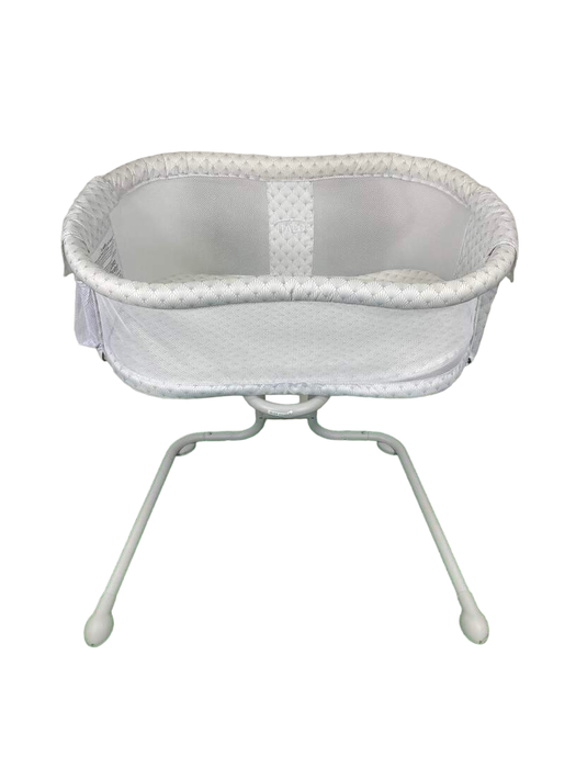 used Halo Bassinest Swivel Sleeper 3.0, Grey