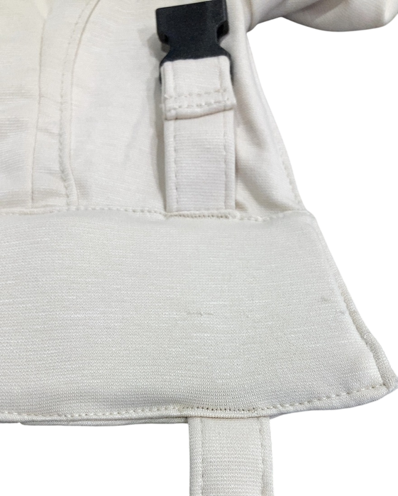 Shop TushBaby The Snug Attachment, Cream at GoodBuy Gear