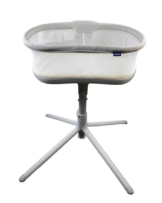 used Halo Bassinest Swivel Sleeper 3.0, Grey