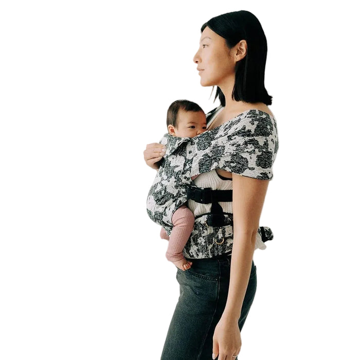 TushBaby Pearl Newborn Carrier, Abstract