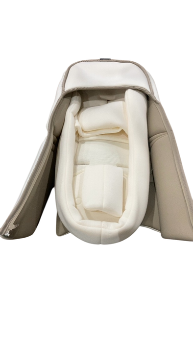 Shop Silver Cross Newborn Pod, Earth at GoodBuy Gear