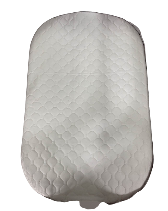 Shop Maxi-Cosi Iora Bedside Bassinet, Horizon Sand at GoodBuy Gear