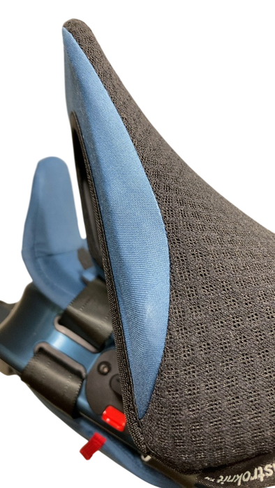 Shop WAYB Pico Portable Car Seat, 2023, Midnight Sky at GoodBuy Gear