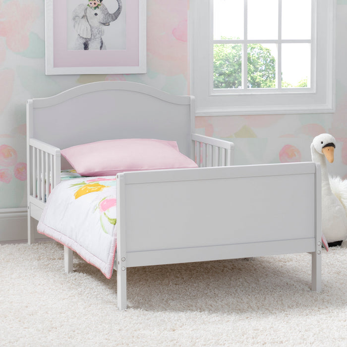 Delta Children Bennett Toddler Bed