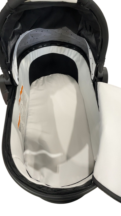 Shop Mockingbird Bassinet, 2026+, Black at GoodBuy Gear