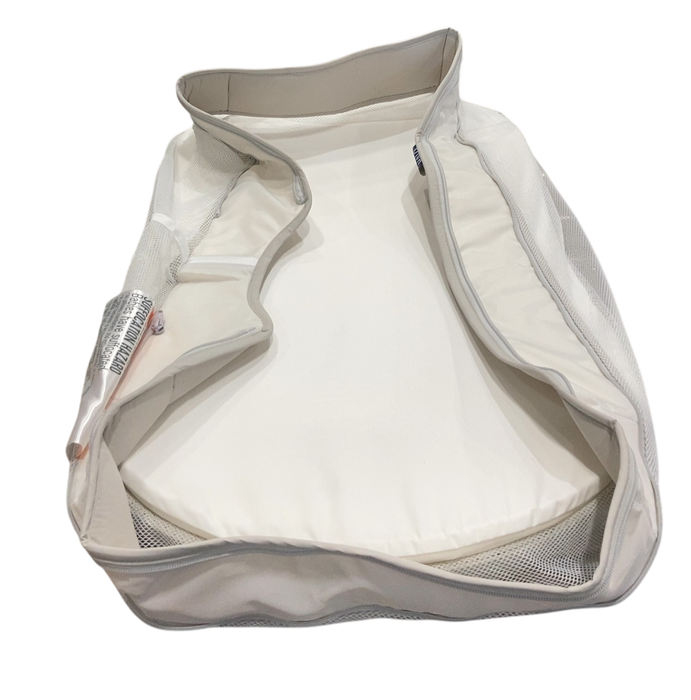 Shop Halo Bassinest Swivel Sleeper 3.0, Grey at GoodBuy Gear