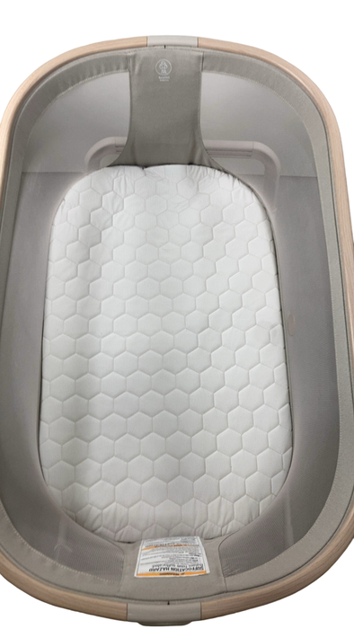 Shop Maxi-Cosi Iora Bedside Bassinet, Classic Oat at GoodBuy Gear