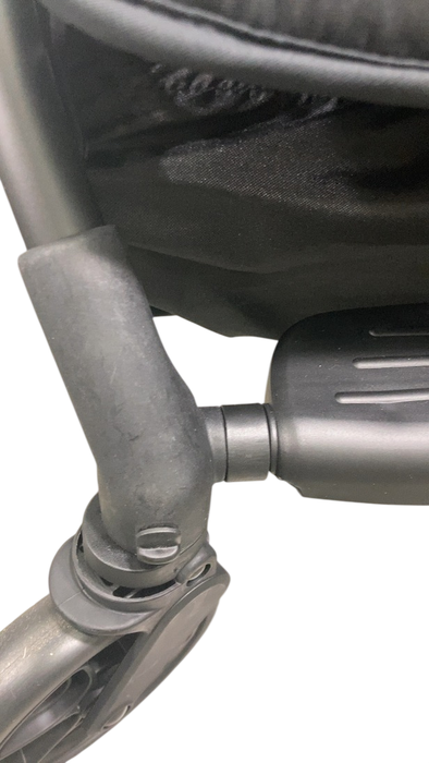 Shop Zoe The Traveler Stroller, 2024, Black at GoodBuy Gear